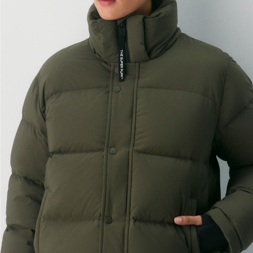 Aritzia Olive Green Puffer Jacket
they no longer make this color!
